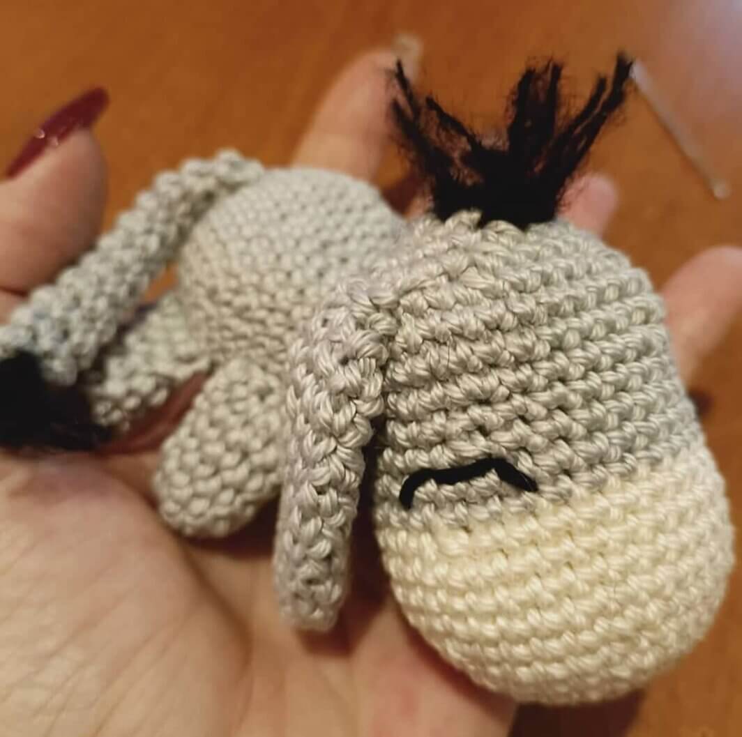 Pupazzo amigurumi asinello